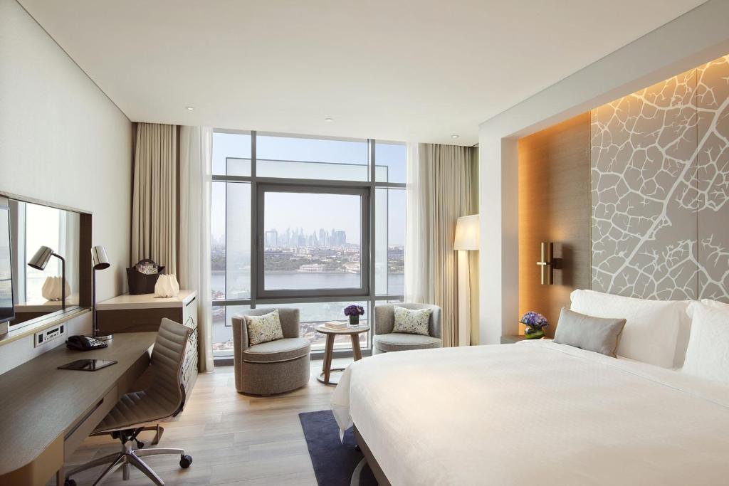 Creek View Room - King Bed - Image 4