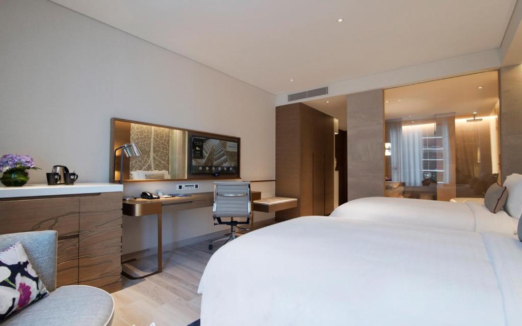 Creek View Room - Twin Beds - Image 2