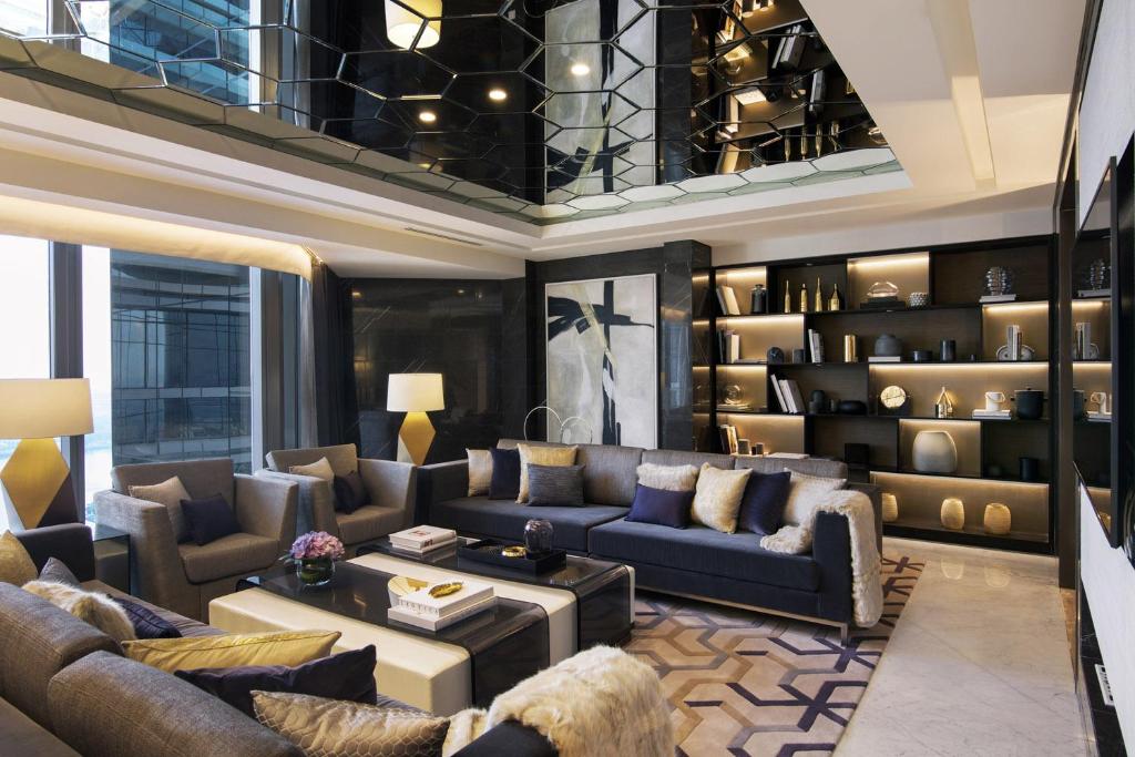 Royal Suite - Image 1
