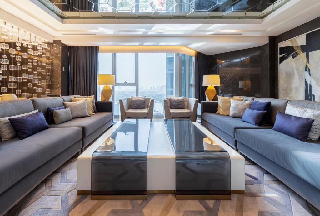 Royal Suite - Image 16