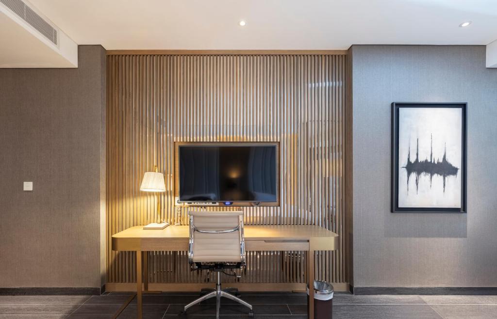Royal Suite - Image 18