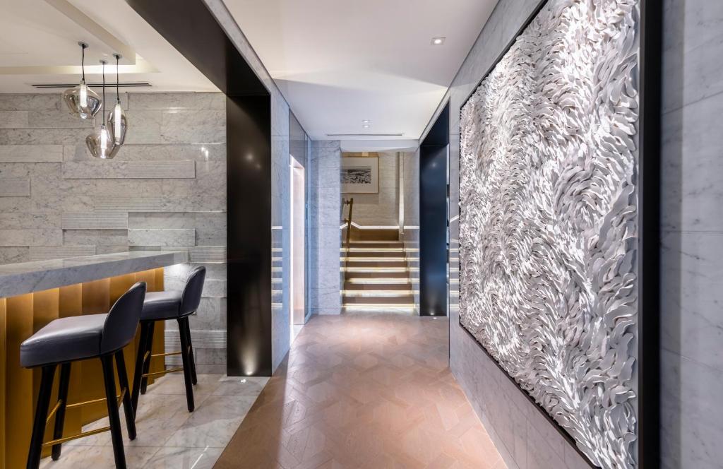 Royal Suite - Image 5