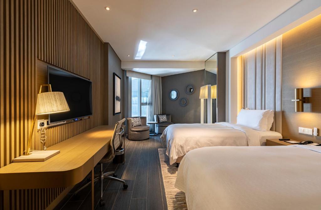 Royal Suite - Image 6