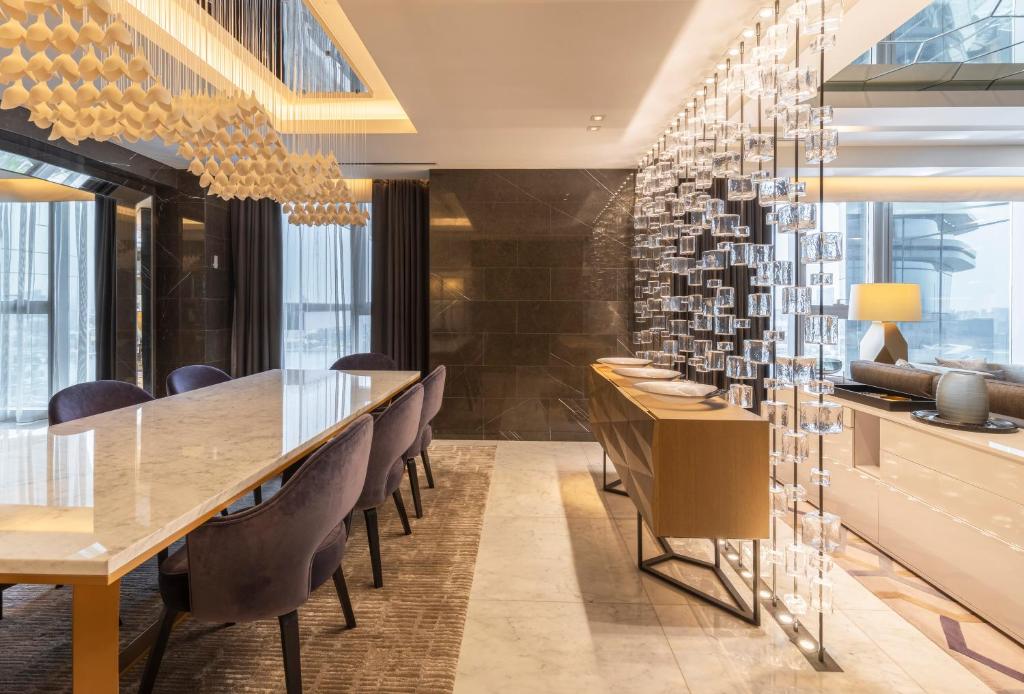 Royal Suite - Image 7
