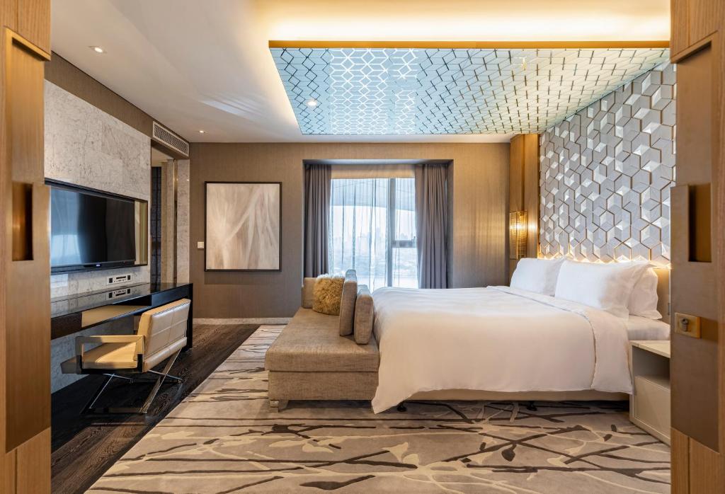 Royal Suite - Image 9