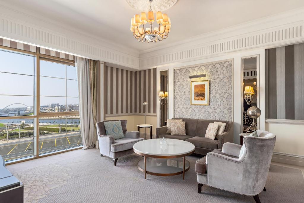 Diplomate Suite - Image 4