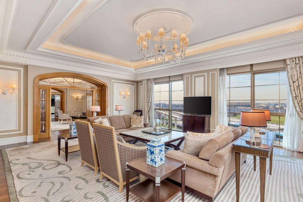 Grand Suite - Image 14