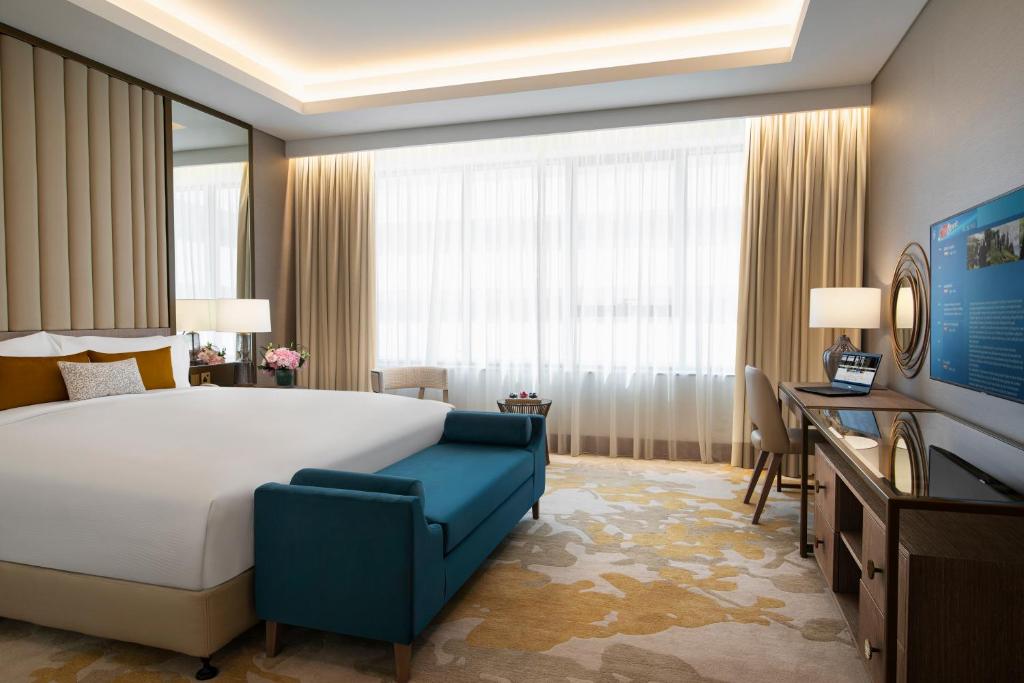 Family Interconnecting Rooms - City View - Image 6