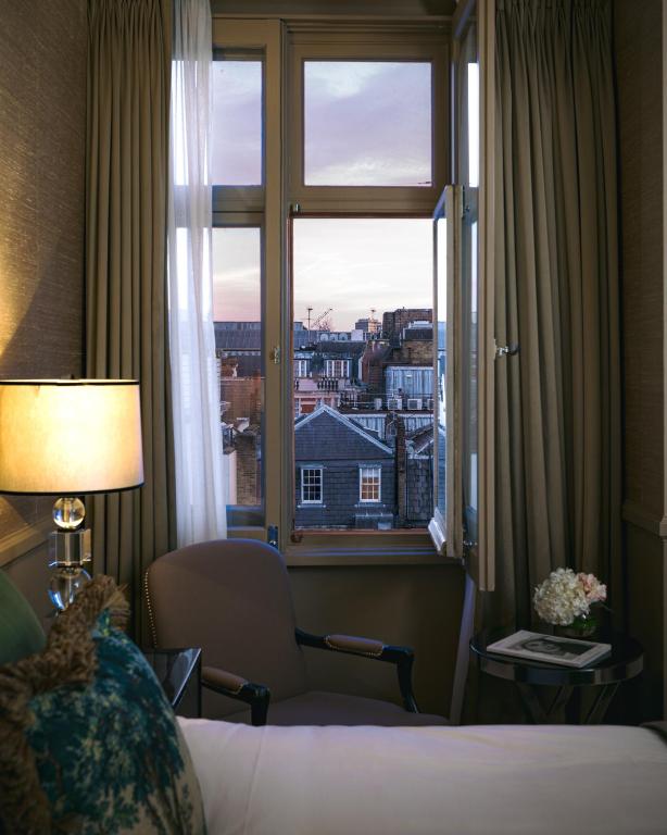 Deluxe Room - Image 4