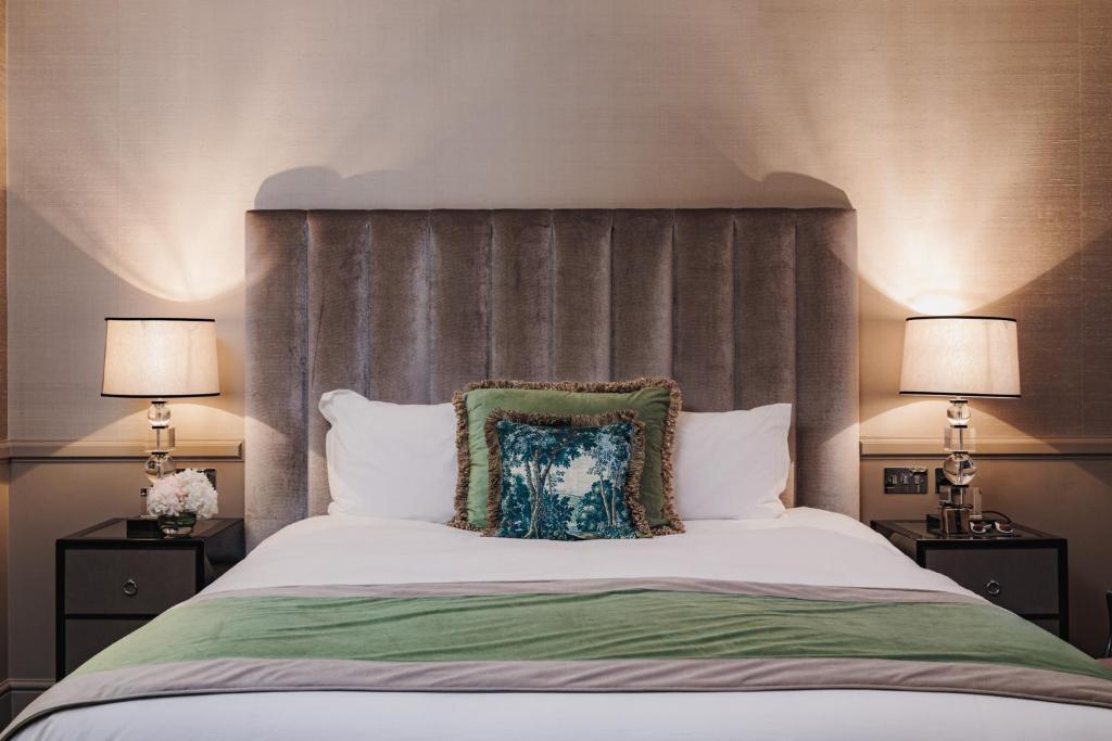 Deluxe Room - Image 1