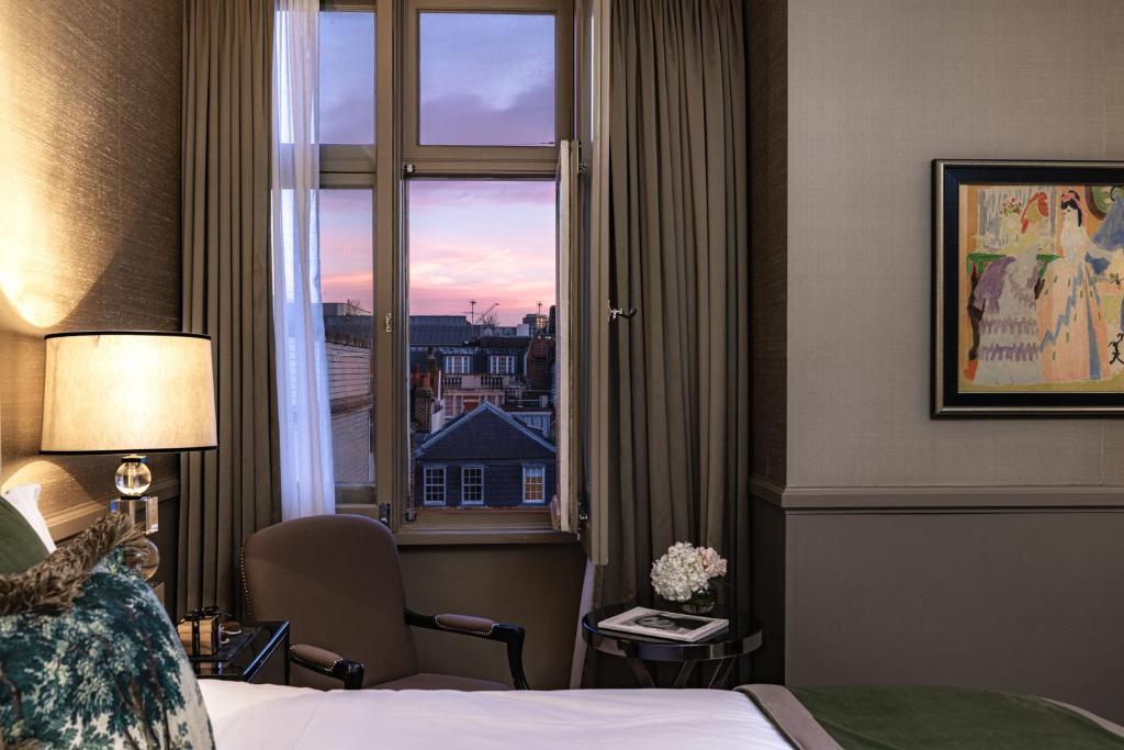 Deluxe Room - Image 7