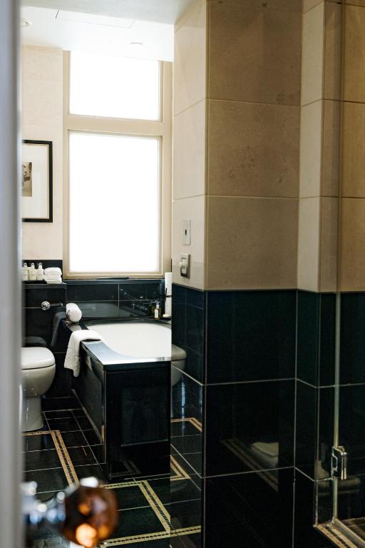 Junior Suite - Image 3