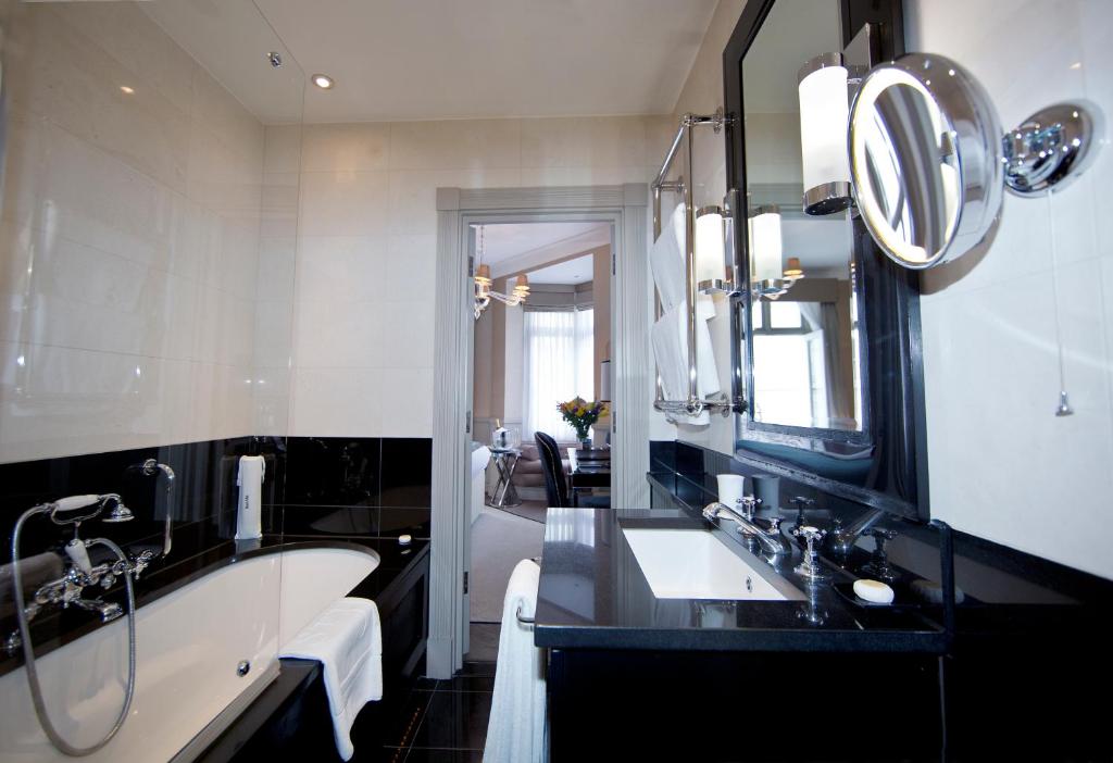 Superior Room - Image 2