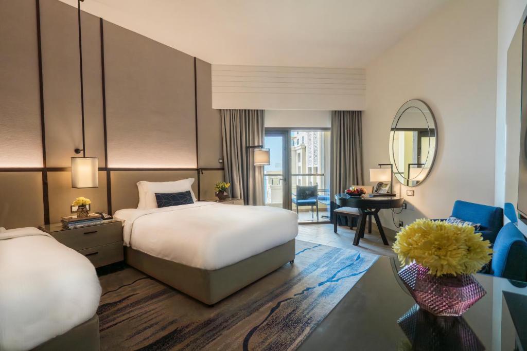 Sea View Room with Balcony - Twin Bed - Image 4