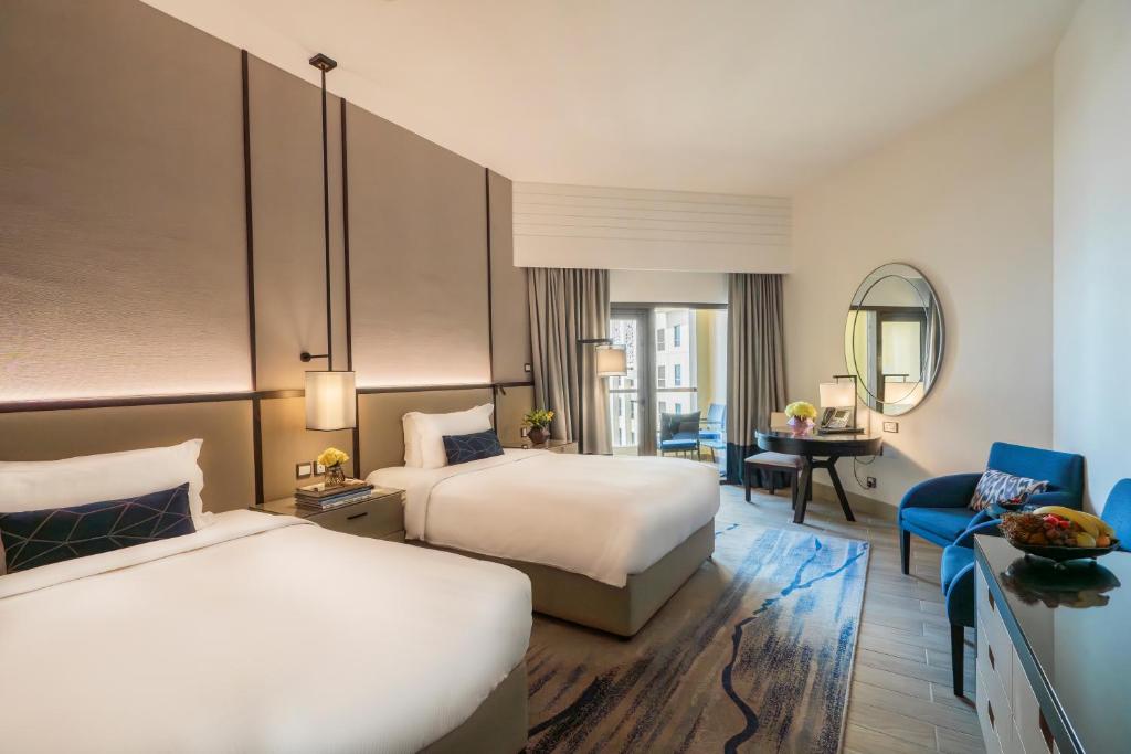 Sea View Room with Balcony - Twin Bed - Image 5