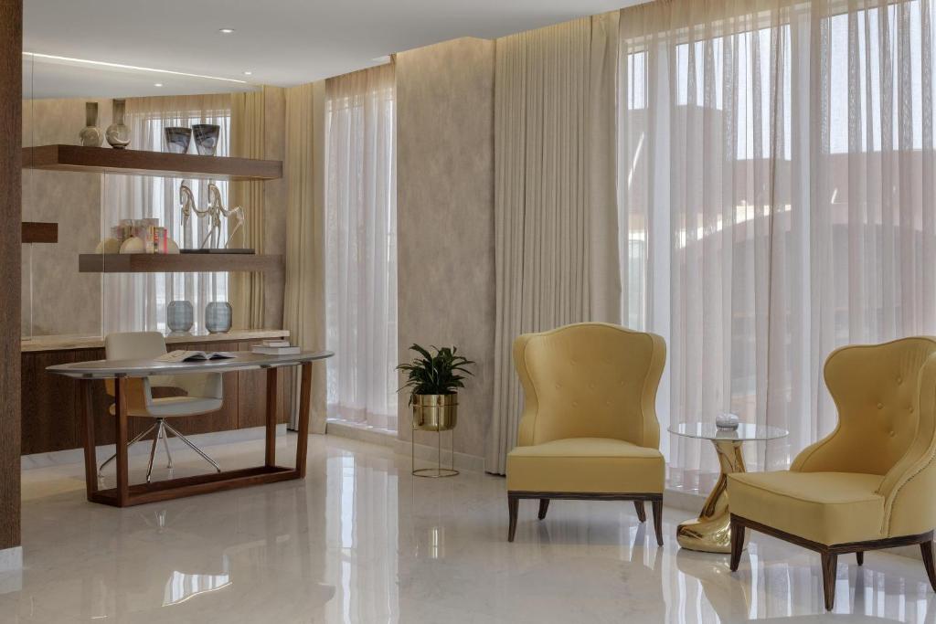 Two-Bedroom Royal Suite - Image 11