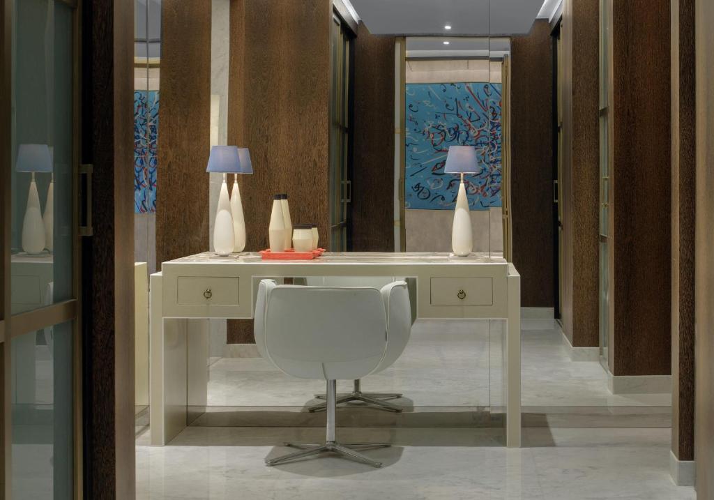 Two-Bedroom Royal Suite - Image 12