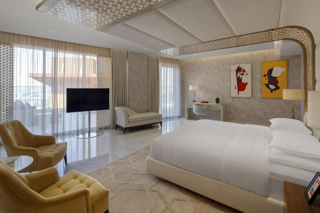 Two-Bedroom Royal Suite - Image 7