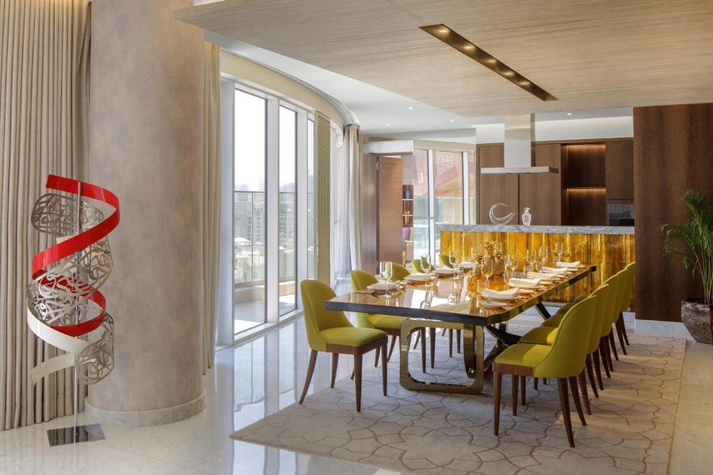Two-Bedroom Royal Suite - Image 9