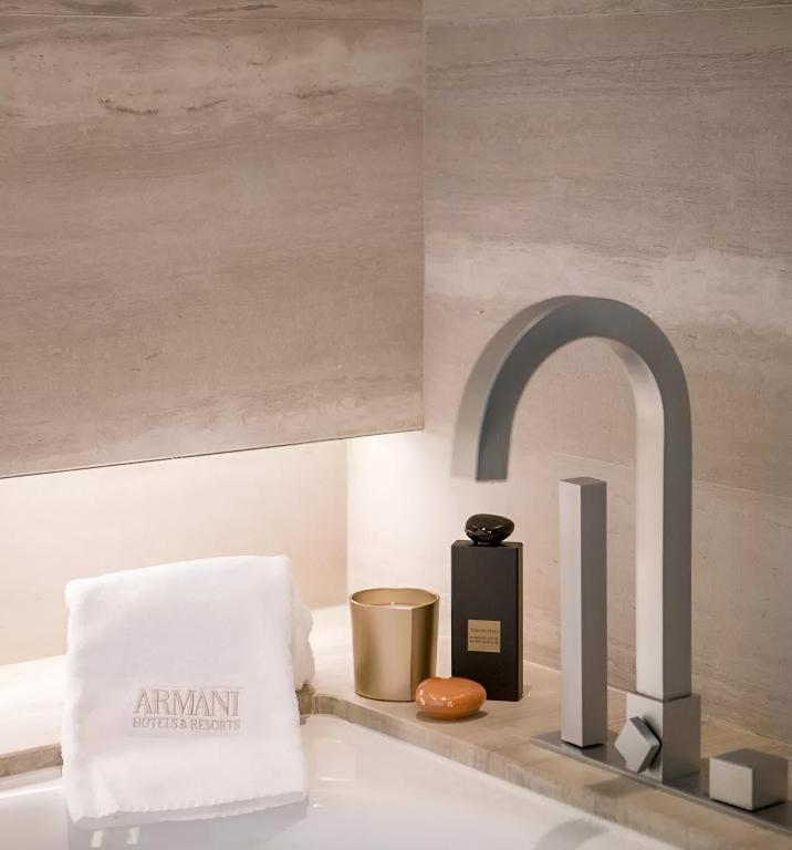 Armani Deluxe Room - Image 4