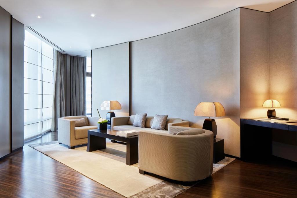 Armani Executive Suite Fountain View - Image 5