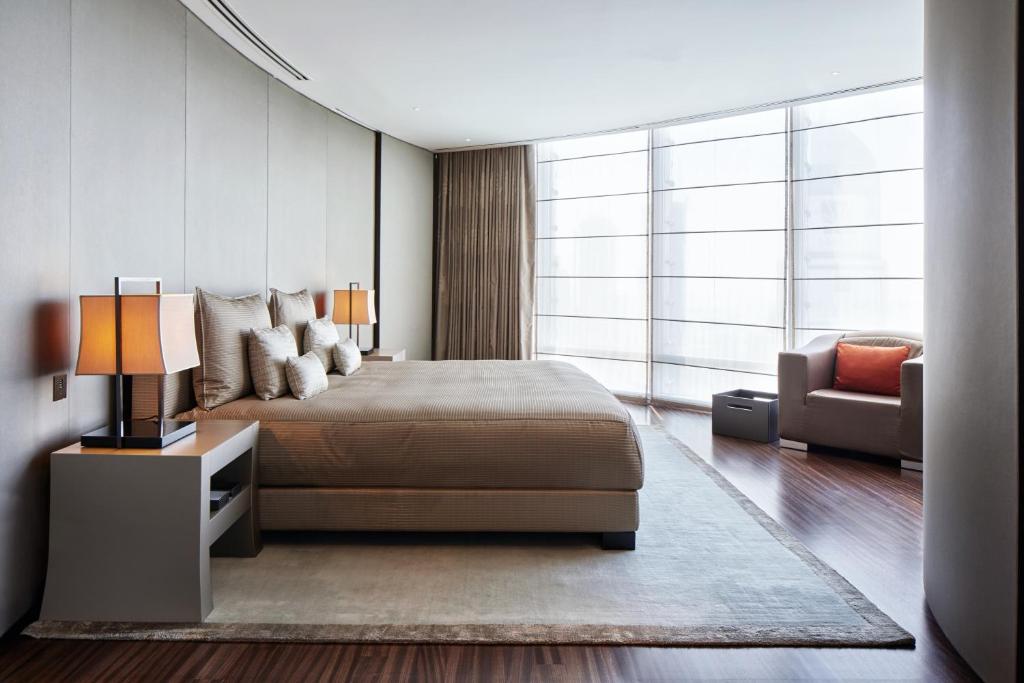 Armani Signature Suite - Image 11
