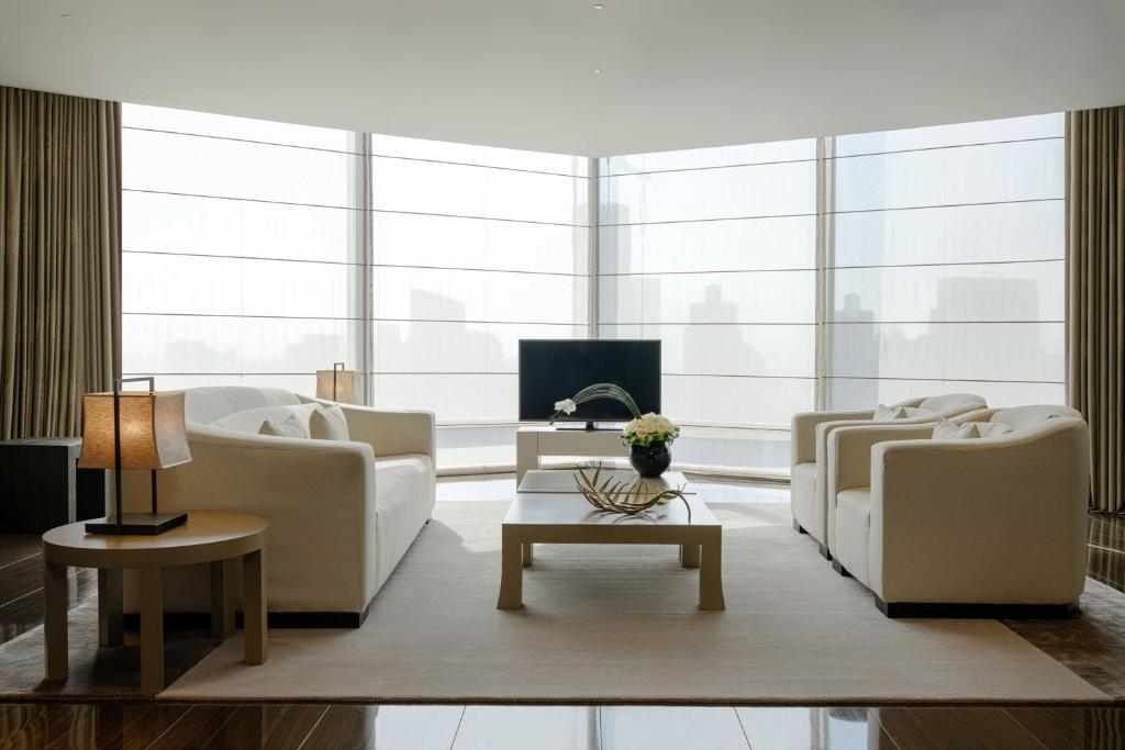 Armani Signature Suite - Image 9