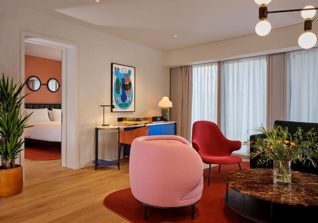 Junior Suite - Image 1