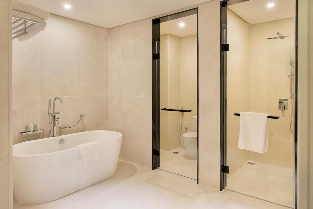 Executive Suite - Image 3