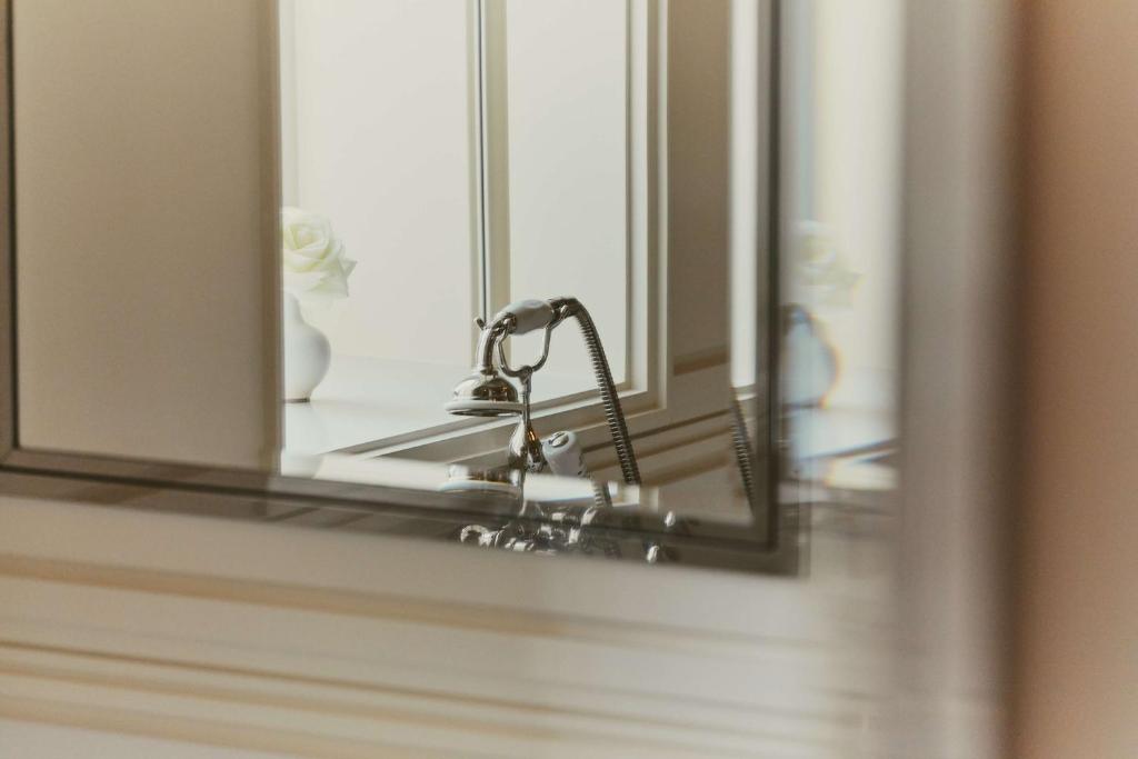 Deluxe Double Room - Image 6