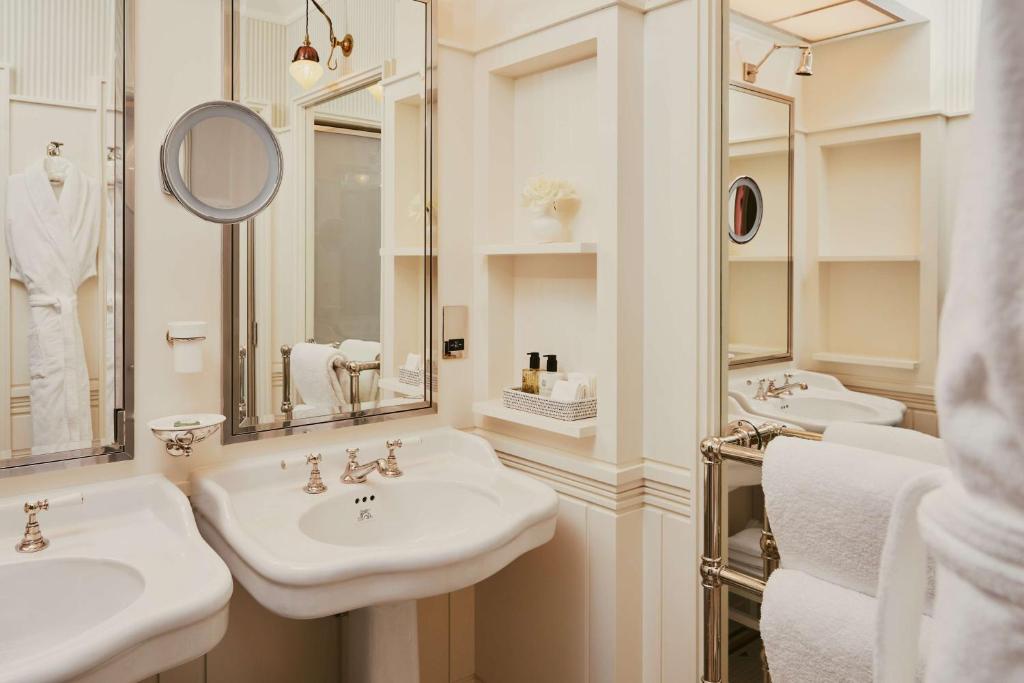 Double Room - Image 5
