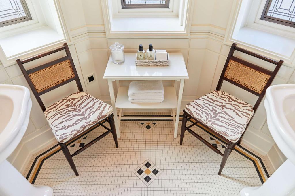 King Suite - Image 6