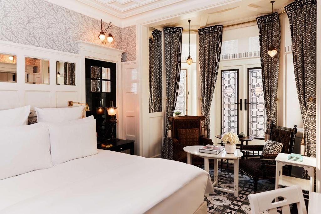 Large Double Room - Image 1