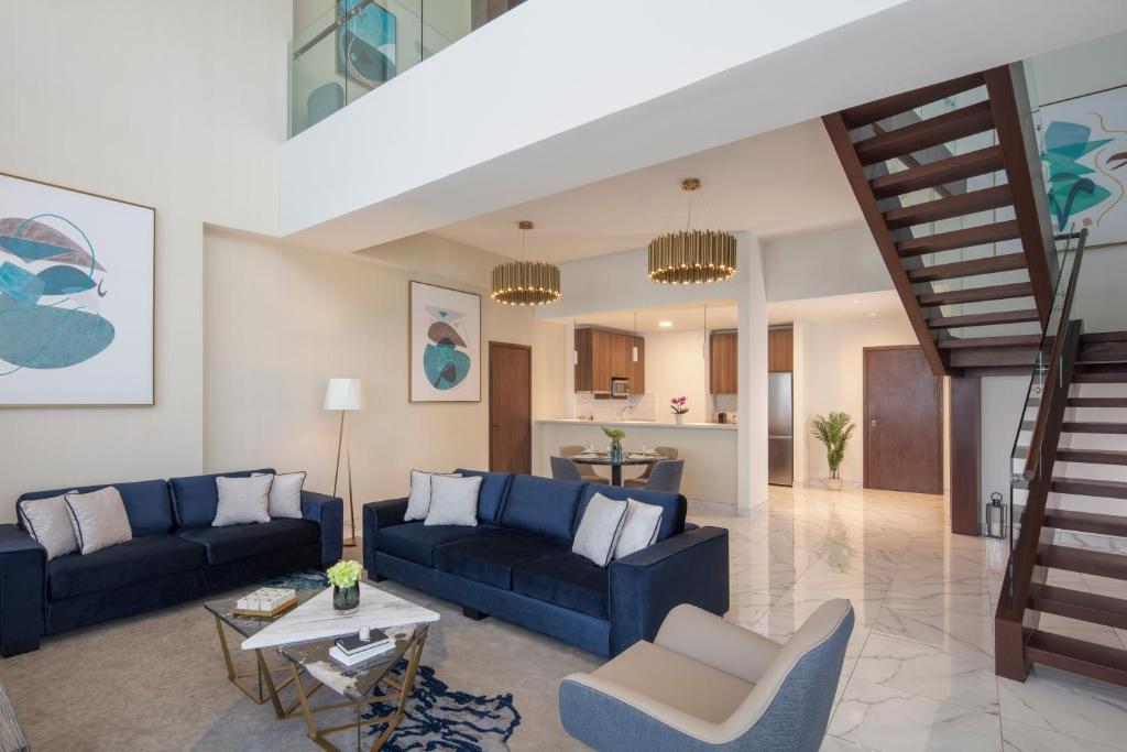 Superior Duplex Apartment - Image 1