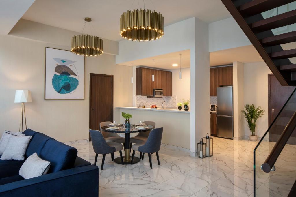 Superior Duplex Apartment - Image 5