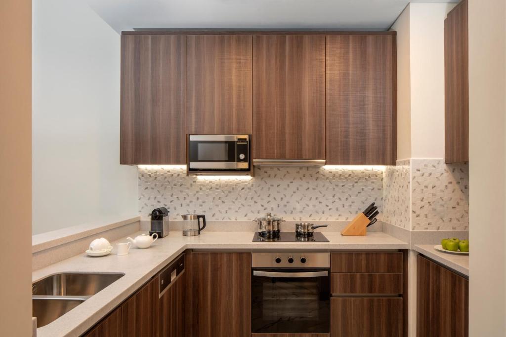Superior One-Bedroom Apartment - Image 5