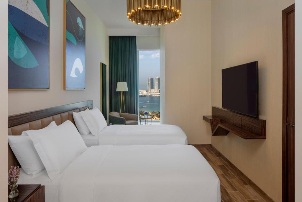 Superior Two-Bedroom Apartment with Sea View - Image 2