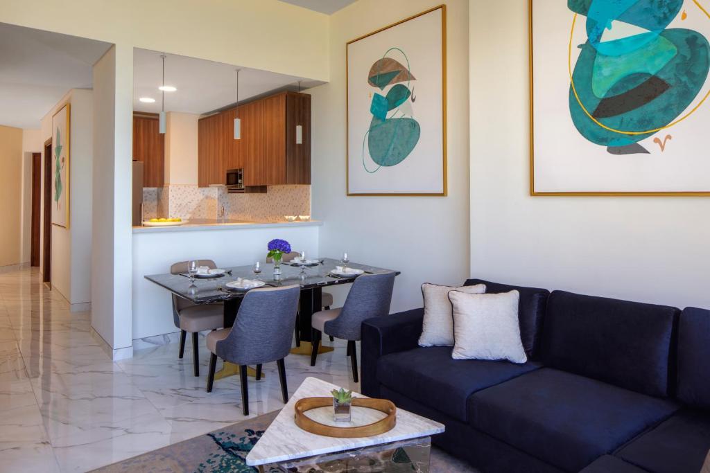Two-Bedroom Apartment with Sea View - Image 4