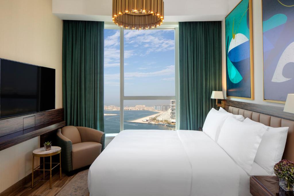 Two-Bedroom Apartment with Sea View - Image 5