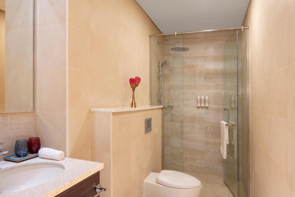 Two-Bedroom Apartment with Sea View - Image 6