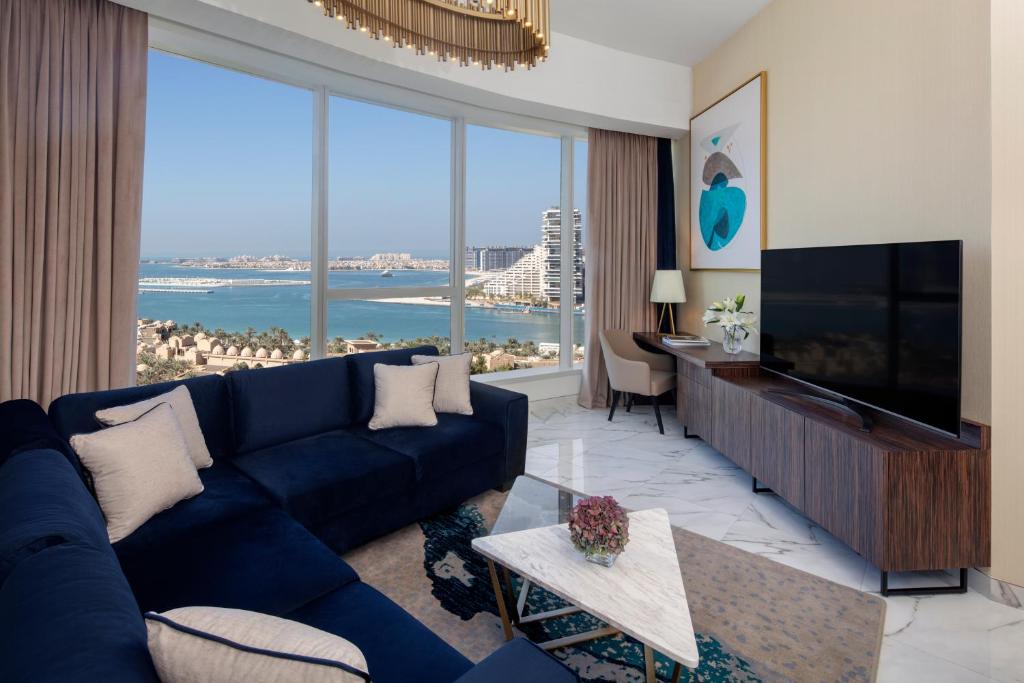 Two-Bedroom Apartment with Sea View - Image 7