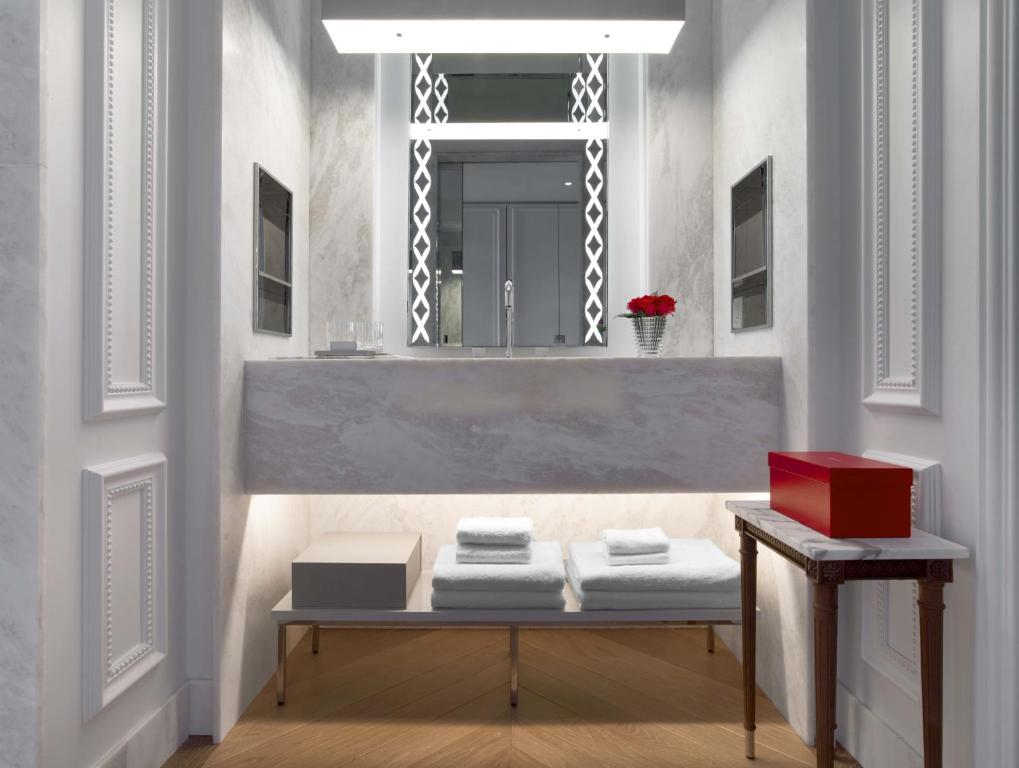 Classic King Room - Image 4
