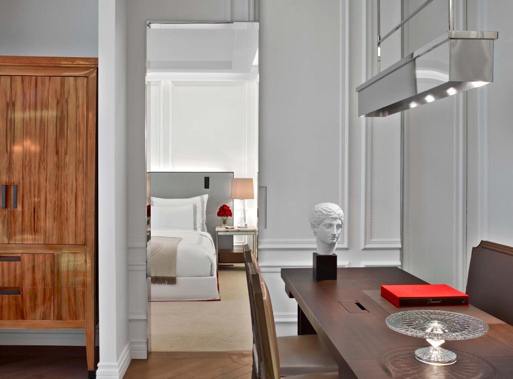 Classic Suite - Image 1