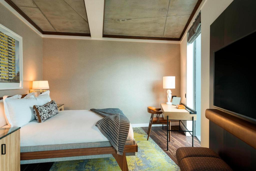 Queen Room - Image 3