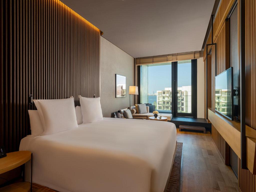 Bliss Resort View Guestroom with Private Balcony - Image 3