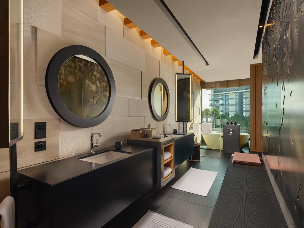 Bliss Room with Private Balcony - Image 3