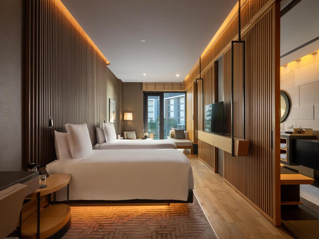Bliss Room with Private Balcony - Image 1