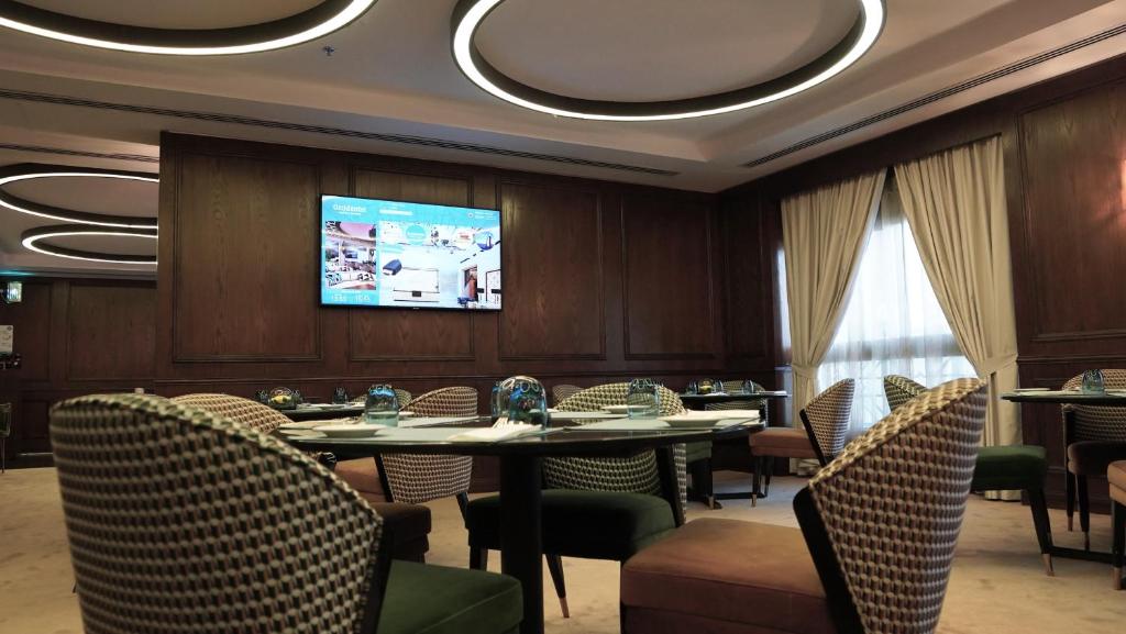 Deluxe Premium Level with Lounge Access - Image 2