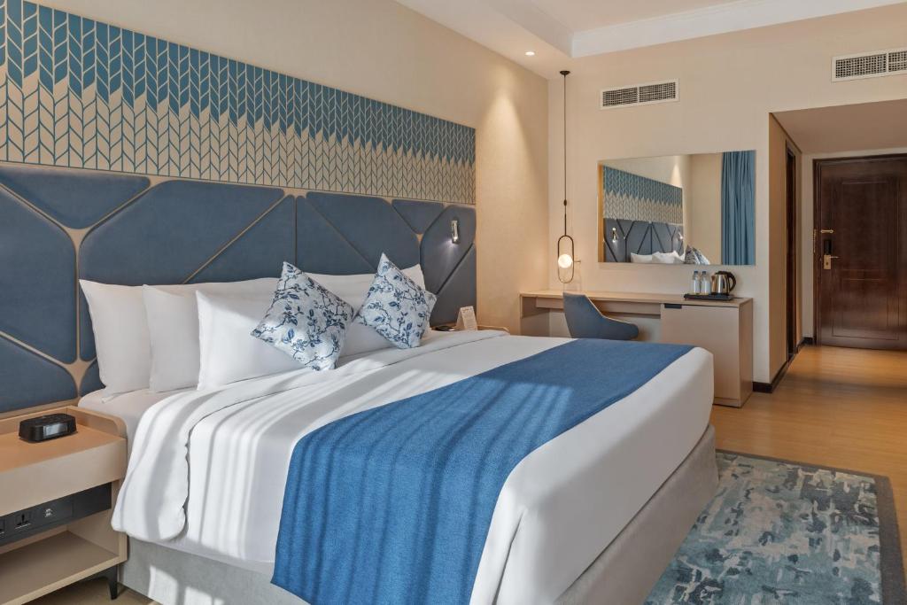 Deluxe Premium Level with Lounge Access - Image 4