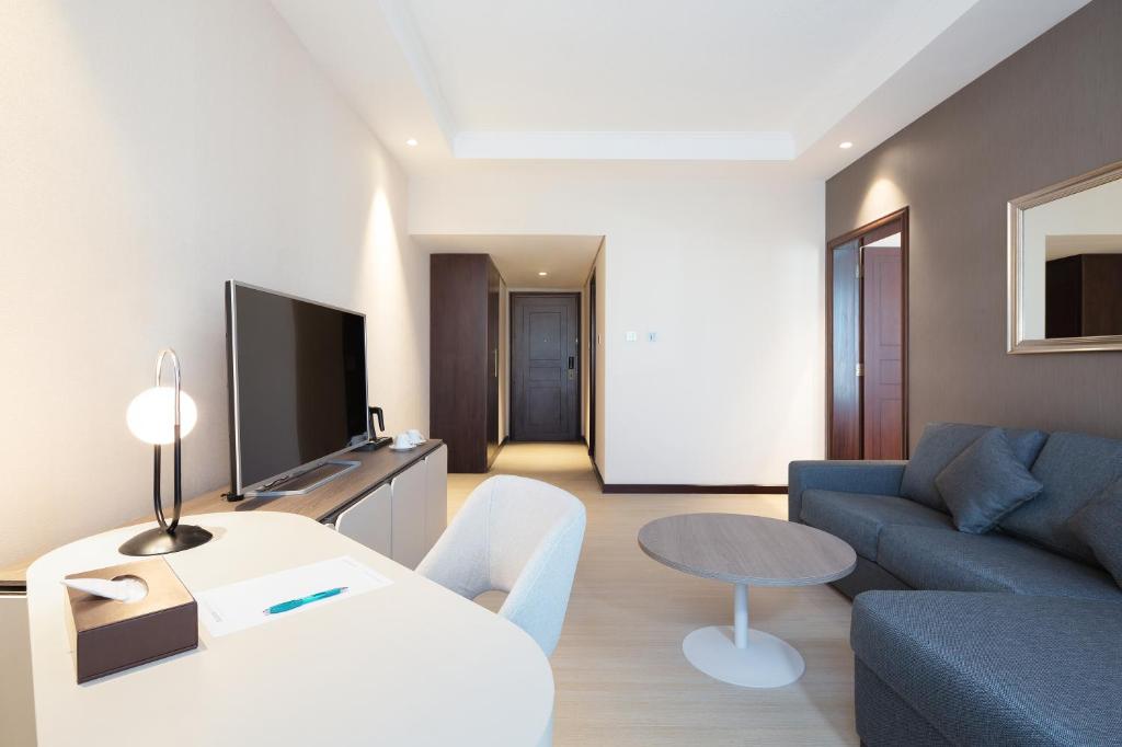 Suite - Image 8